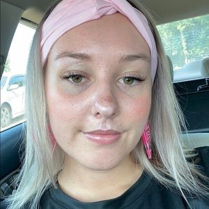 Meet your Posher, Sierra